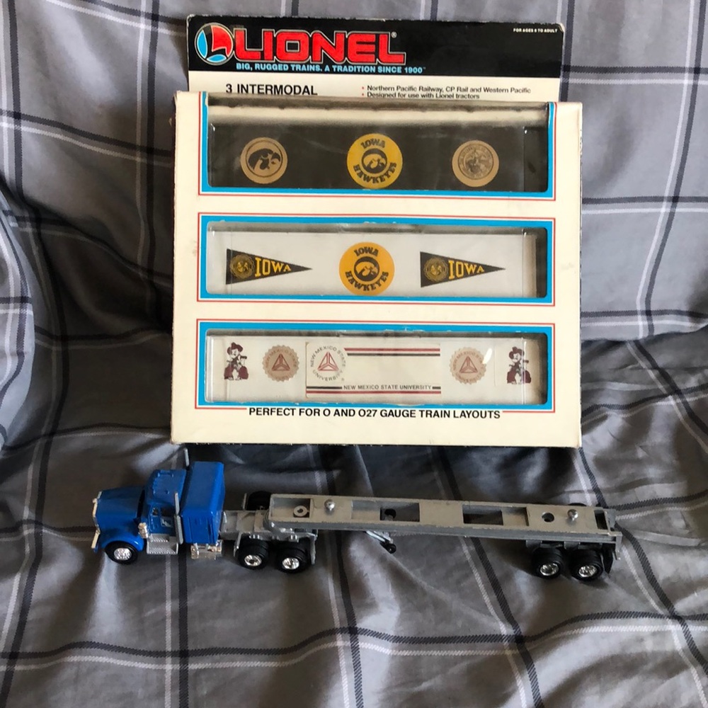 Lionel train accessories
